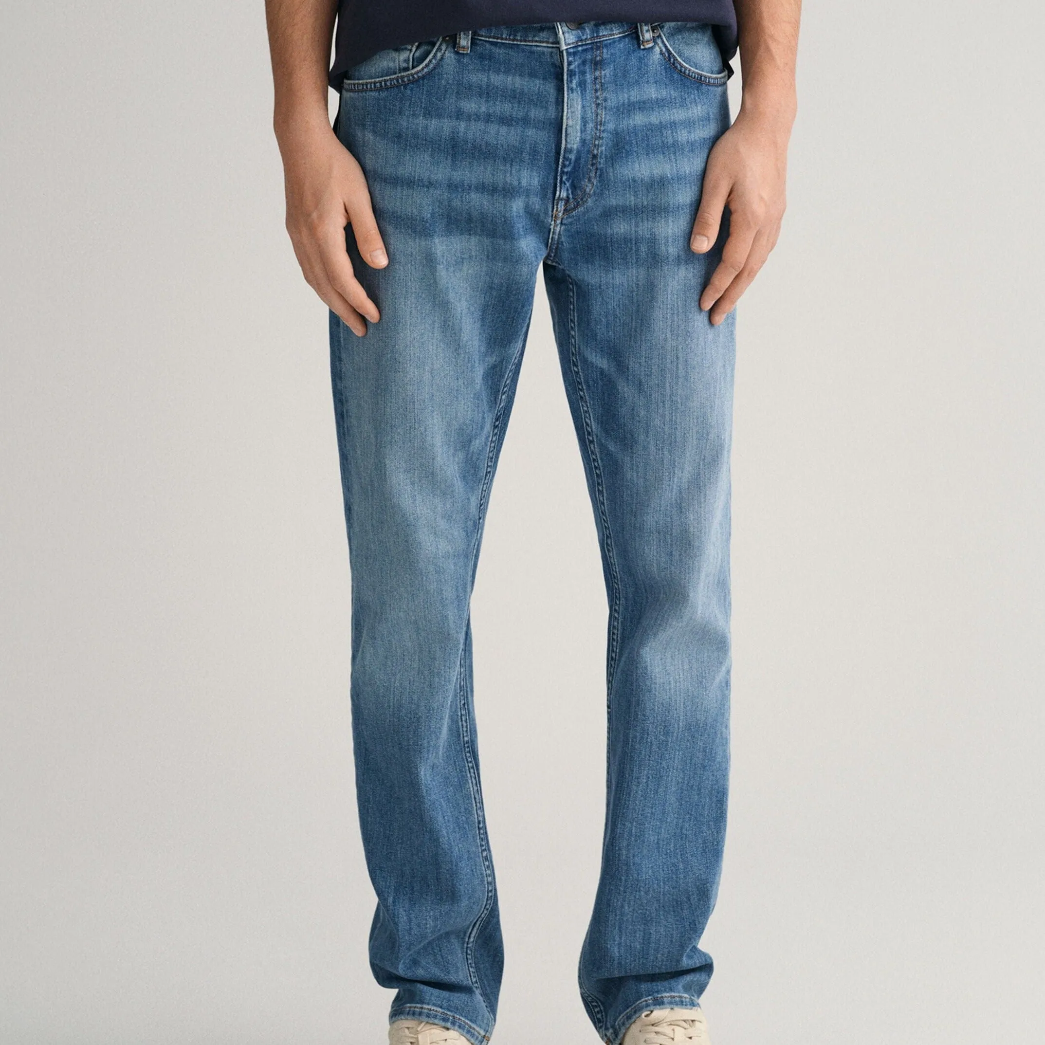 GANT Regular Fit Jeans in Med Blue Worn In