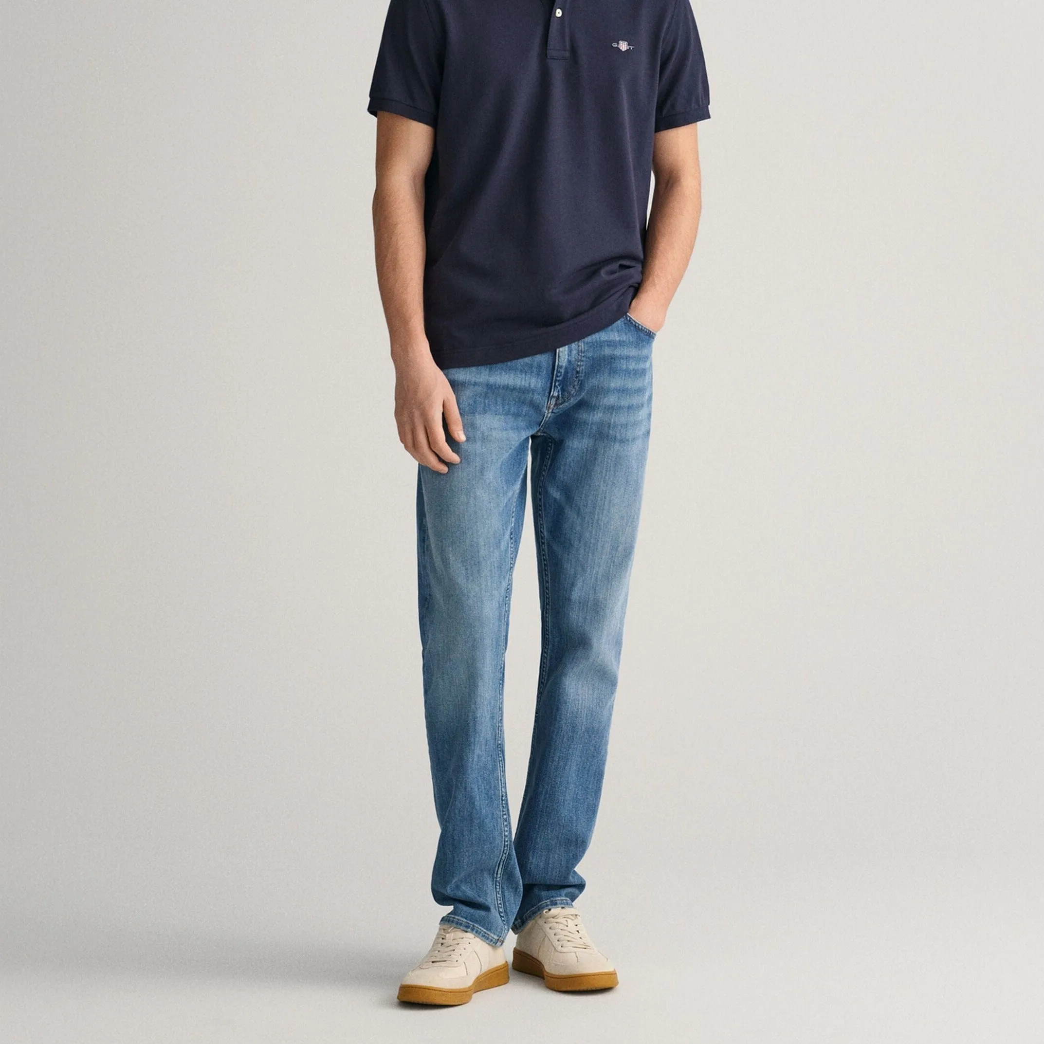 GANT Regular Fit Jeans in Med Blue Worn In