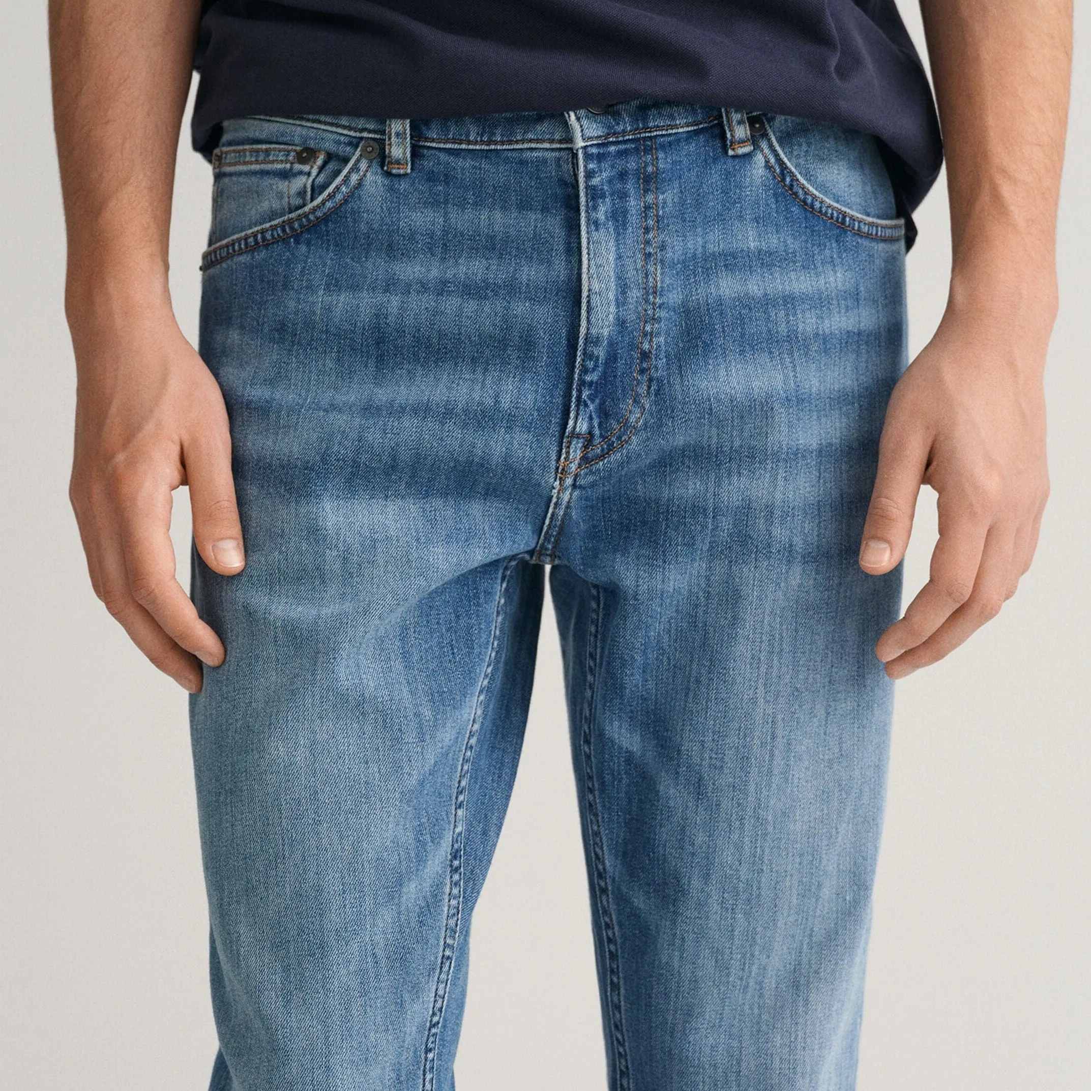 GANT Regular Fit Jeans in Med Blue Worn In