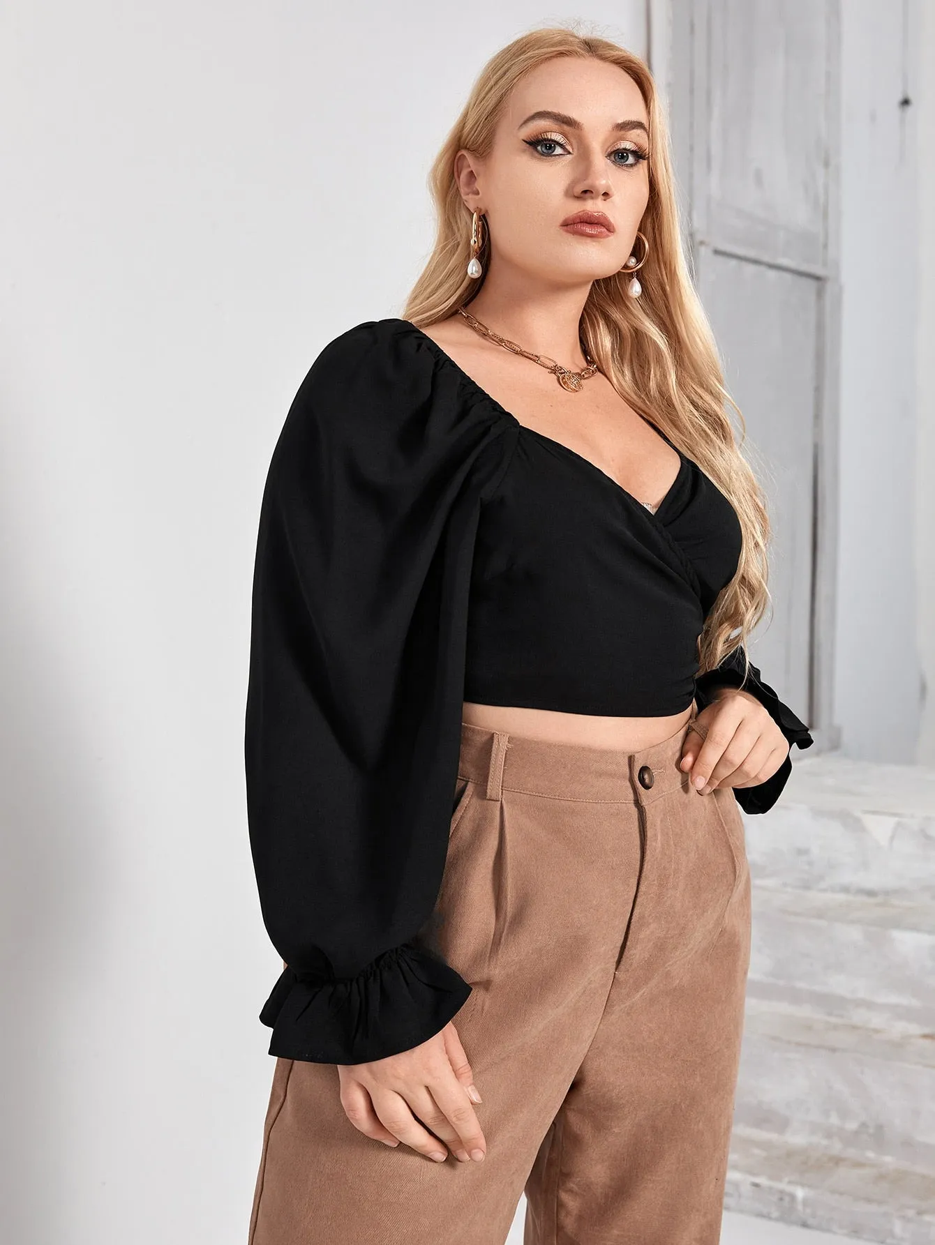 Plain Tie Back Long Sleeve Sweetheart Crop Plus Size Blouse