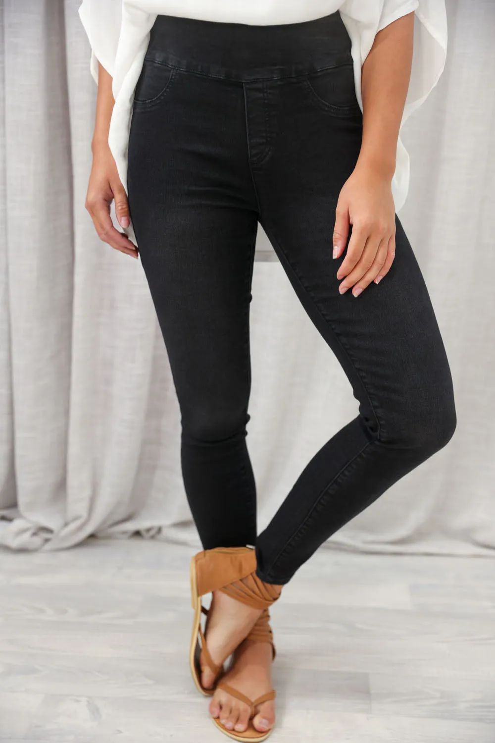 The Petite No-Panel Jeans