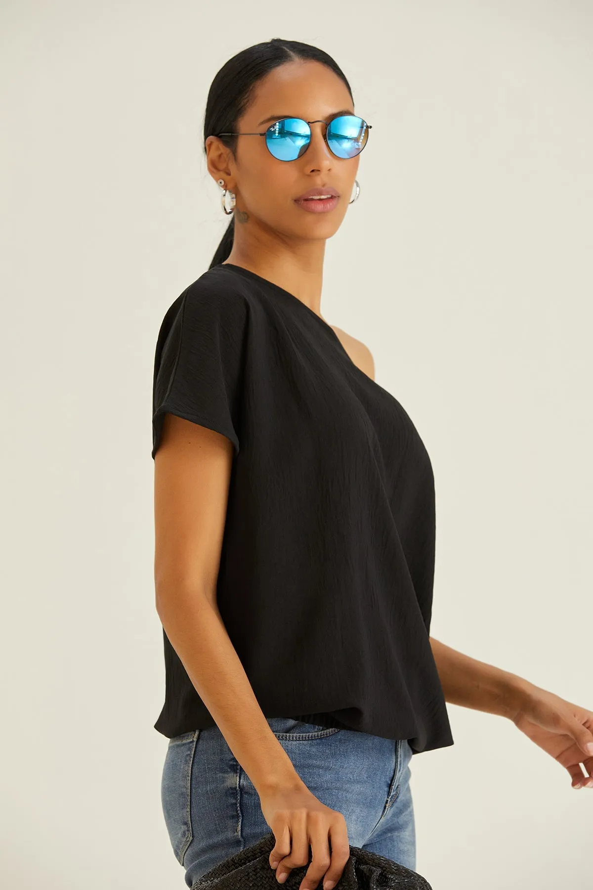 Versatile Off-Shoulder Black Oversized Top